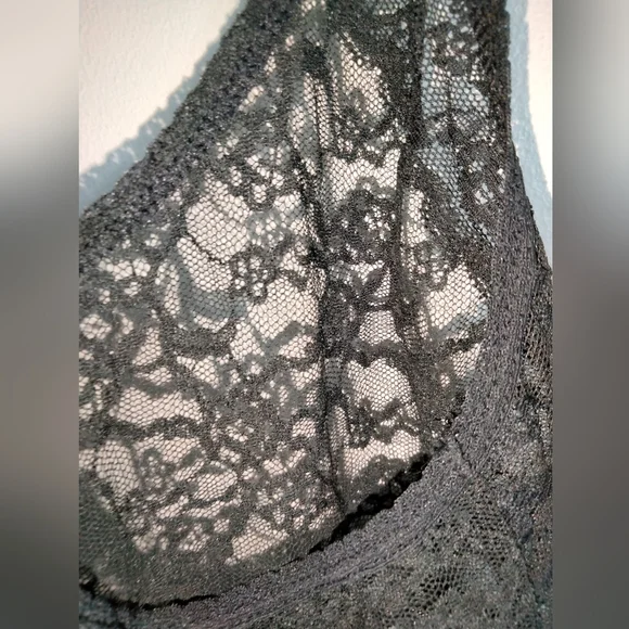 Victoria's Secret (Size M) Black Sexy Lace Racerback Chemise Slip Undergarment - Picture 3 of 5
